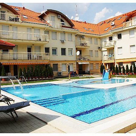 Family Wellness Apartman Hajdúszoboszló Esterno foto