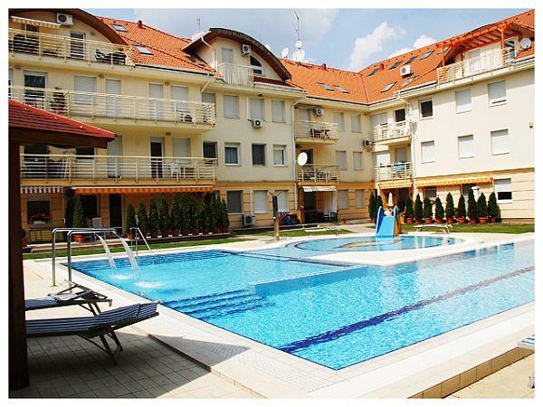 Family Wellness Apartman Hajdúszoboszló Esterno foto