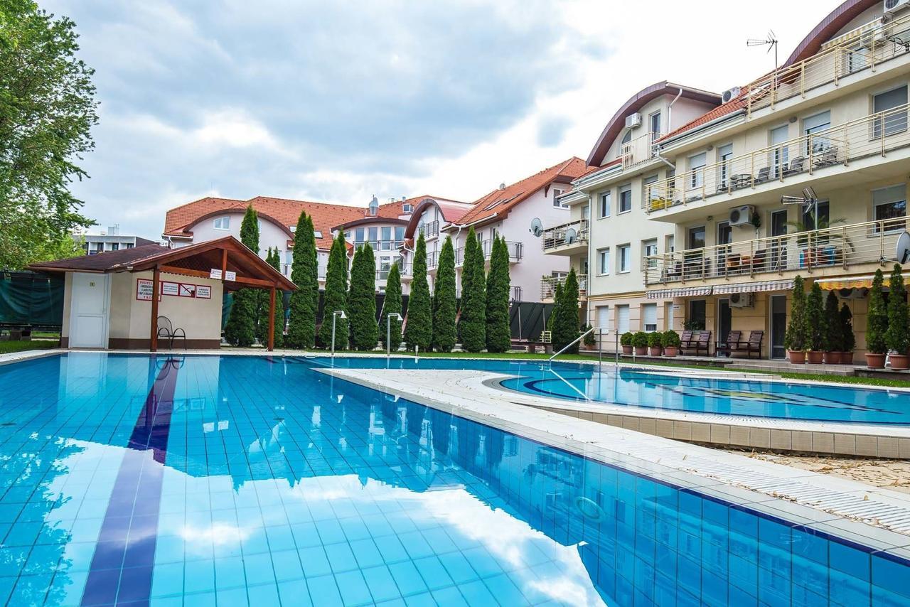 Family Wellness Apartman Hajdúszoboszló Esterno foto